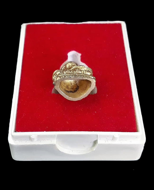 พระอุปคุตเถระ หลวงพ่อเล็ก วัดท่าขนุน จ.กาญจนบุรี ปี2553  เนื้อชุบทอง  พร้อมกล่องครับ