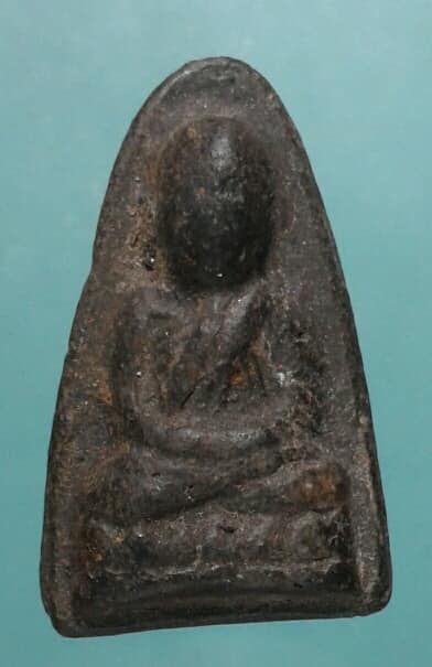 หลวงปู่ทวดเนื้อว่านหลังยันต์อุ ไม่ทราบวัดออก เคาะเดียวแดงครับ