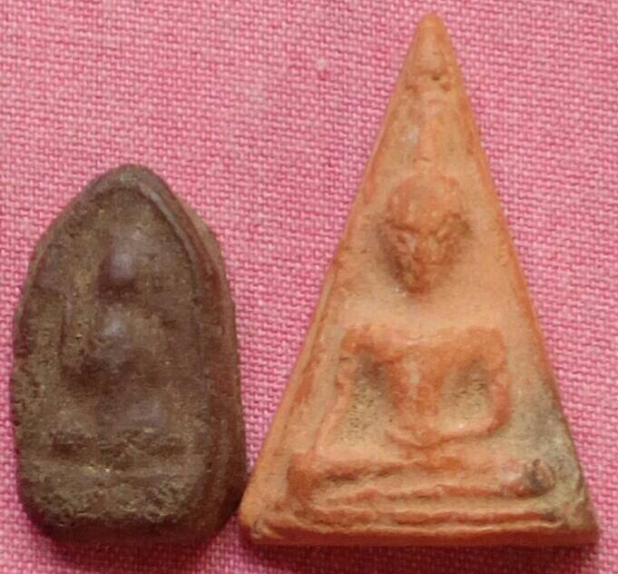 20 บาท พระนางพญาเนื้อดิน และนางกวักเนื้อผงใบลาน รวม 2 องค์