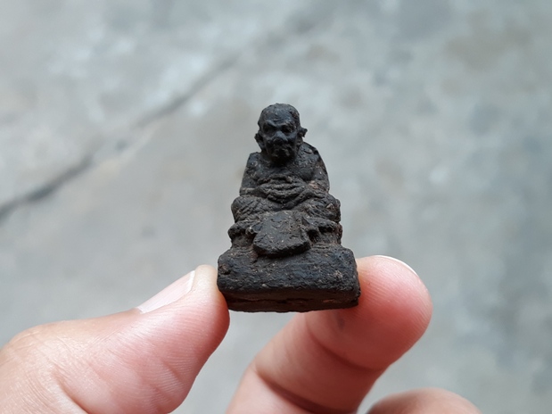 ลอยองค์เนื้อว่านปี 52 หลวงปู่ทวด วัดห้วยมงคล