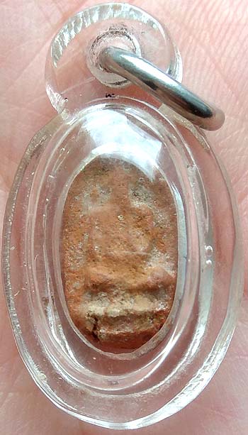 *พิมพ์ปิดตาใบมะขาม องค์จิ๋ว เนื้อดิน หลวงพ่อเงิน วัดบางคลาน พิจิตร*