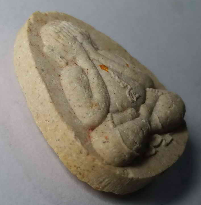 60 บาท พระปิดตาเนื้อผง วัดคงคา จังหวัดนนทบุรี สร้างปี 2536 พระสภาพสวยมาพร้อมกล่องเดิม   box white