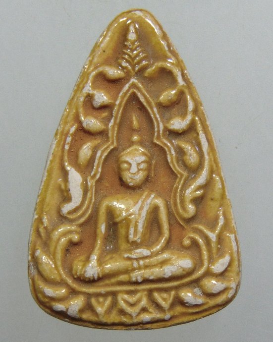 ๒๐ พระขุนแผน เนื้อผง