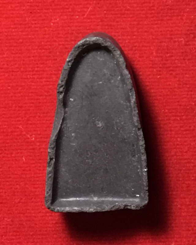 หลวงปู่ทวดเนื้อว่าน วัดช้างให้ จ.ปัตตานี รุ่นปลอดหนี้ รวย รวย รวย ปี 2539