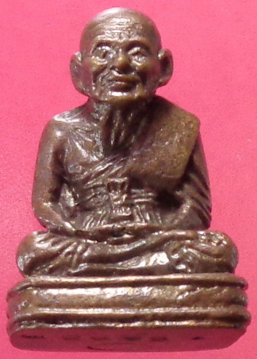 พระหลวงปู่ทวด เบตง รุ่น๑๐๑ ปี พิมพ์โบราณย้อนยุค เนื้อสำริดผสมชนวน สวยครับ