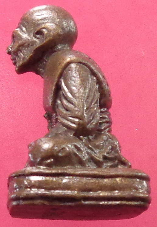 พระหลวงปู่ทวด เบตง รุ่น๑๐๑ ปี พิมพ์โบราณย้อนยุค เนื้อสำริดผสมชนวน สวยครับ