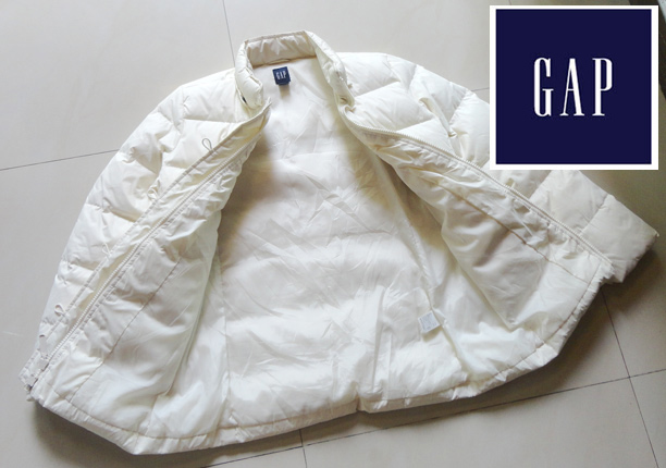 แจ็กเกดกันหนาว แบบขนเป็ด GAP ของแท้  สีขาวครีม สวยมากครับ