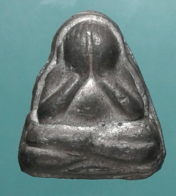 พระปิดตาเนื้อชินตะกั่วหลังลายผ้า ไม่ทราบวัด เคาะเดียวครับ