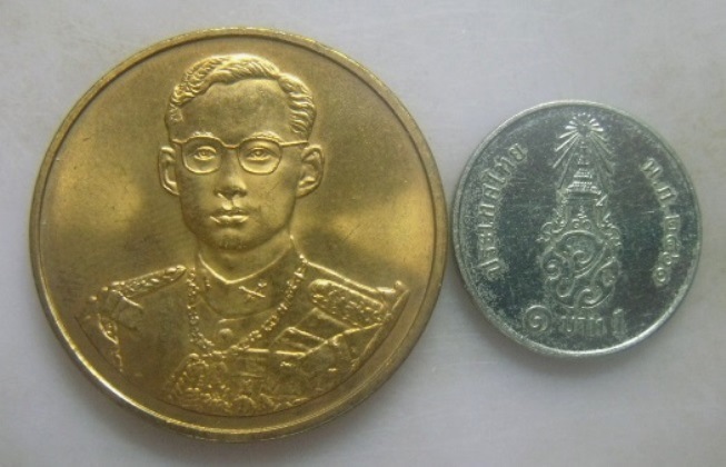 **วัดใจ**เหรียญในหลวง รัชกาลที่๙ ฉลองสิริราชสมบัติครบ ๕๐ปี กาญจนาภิเษก ปี๒๕๓๙**สวยๆ