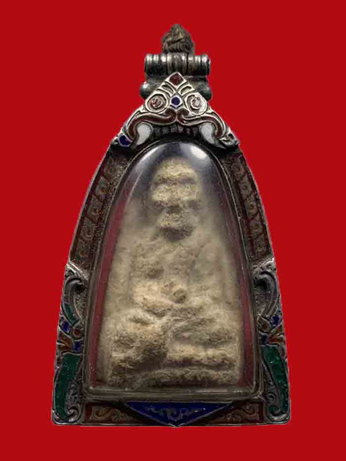 พระหลวงปู่ทวด วัดนวนประดิษฐ์ ฯ จ.ชุมพร  ปี 05 เนื้อขาว มีอุดสมบูรณ์ เลี่ยมพร้อมใช้