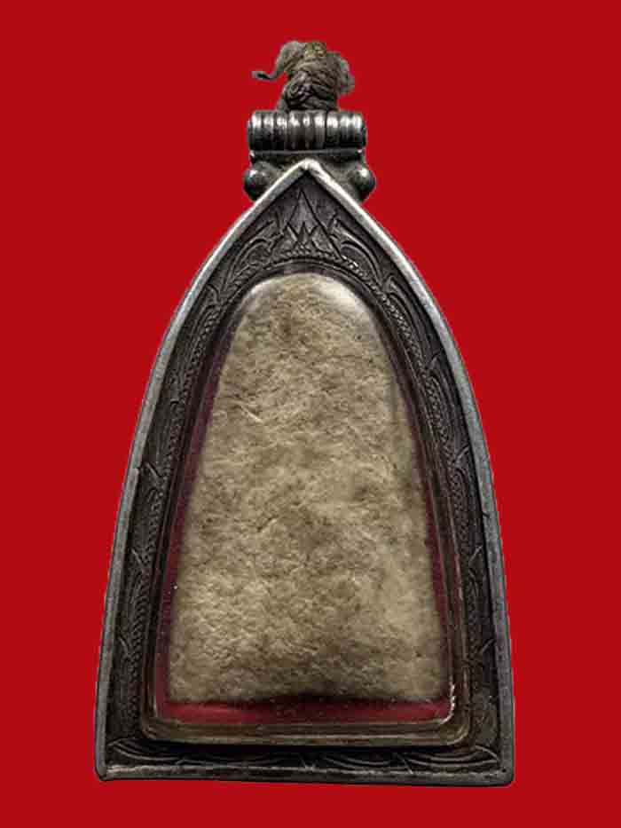 พระหลวงปู่ทวด วัดนวนประดิษฐ์ ฯ จ.ชุมพร  ปี 05 เนื้อขาว มีอุดสมบูรณ์ เลี่ยมพร้อมใช้