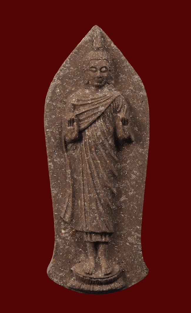 20 บาท....พระพุทธนราวันตบพิธ ผสมผงจิตรลดา+เส้นพระเจ้า (เส้นพระเกศาในหลวง) หลัง ภปร ...136