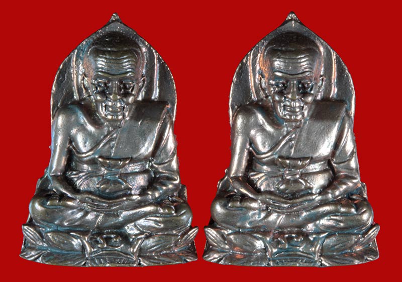 หลวงปู่ทวด รุ่น "อริยทรัพย์" (พ่อท่านเอื้อม วัดบางเนียน) นครศรีธรรมราช ปี ๒๕๕๓ 2 องค์