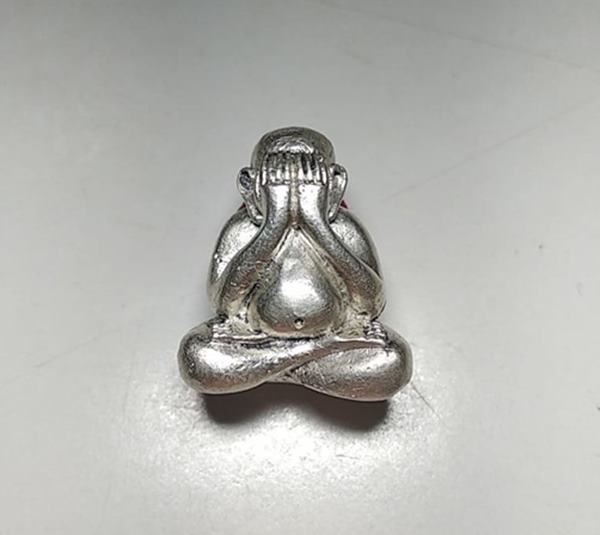 เบาๆๆเคาะเดียวเเดง...พระปิดตามหาลาภหลวงพ่อสาคร....เนื้อเงินพิมพ์ใหญ่พร้อมกล่องรับประกันแท้ตามกฎครับ