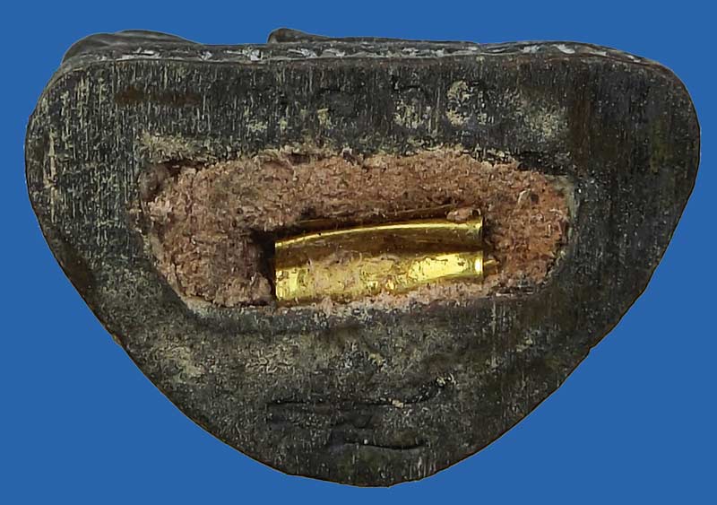 รูปหล่อรุ่นแรก หลวงพ่อรักษ์ อนาลโย เนื้อสัมฤทธิ์ฝังตะกรุด ปี 2554 สวยซองเดิมพร้อมใบคาถาครับ