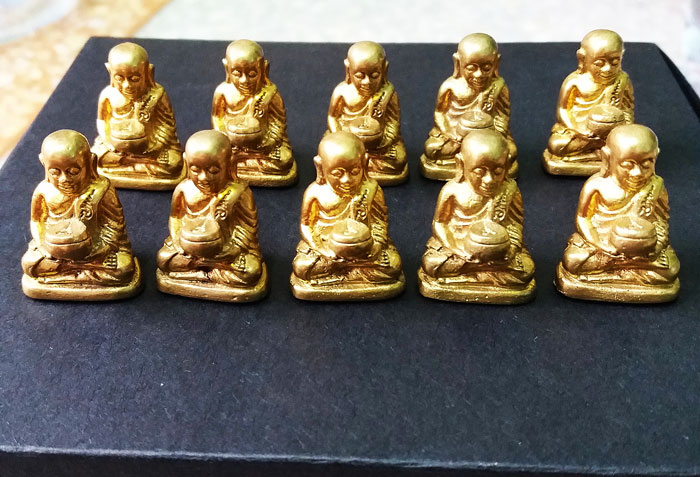 พระใหม่..นามมงคล หลวงพ่อเงิน พิมพ์อุ้มบาตร วัดไดโสน จ.พิจิตร