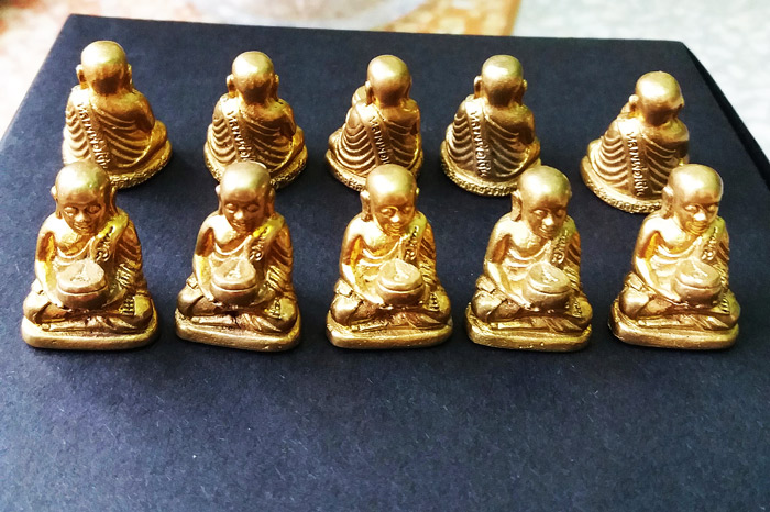 พระใหม่..นามมงคล หลวงพ่อเงิน พิมพ์อุ้มบาตร วัดไดโสน จ.พิจิตร