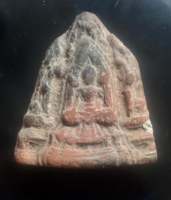 พระโคนสมอ ซุ้มปราสาท ไม่รู้ที่คับ