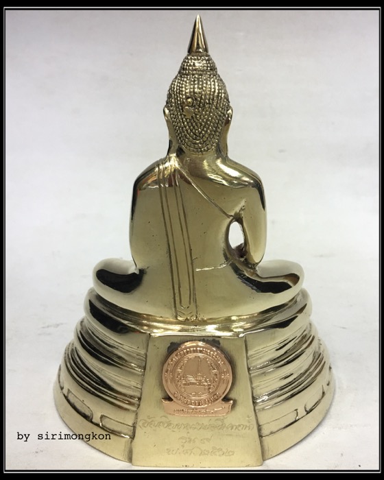 หลวงพ่อโสธร รุ่น9 อัญเชิญขึ้นจากน้ำ ขนาดบูชา สูง5.5นิ้ว กล่องเดิม 