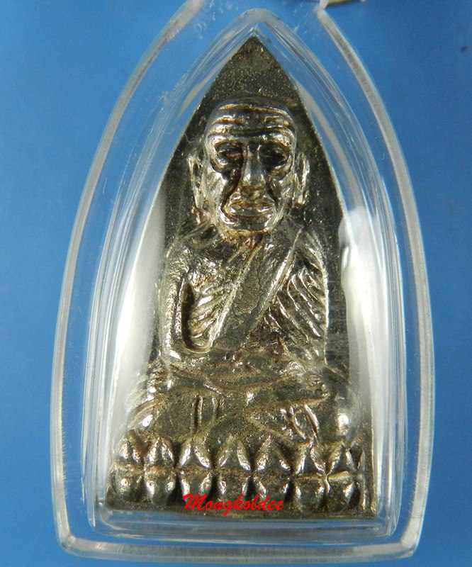 หลวงพ่อทวด พิมพ์เตารีดใหญ่ รุ่นสร้างโรงพยาบาลโคกโพธิ์ ปี39 วัดช้างให้ จ.ปัตตานี เนื้อเงินพร้อมเลี่ยม