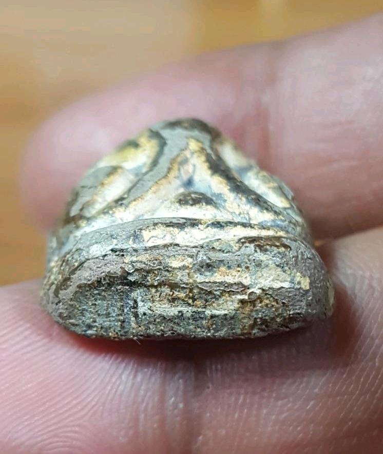 ปิดตาหลังแบบเนื้อผงคลุกรัก#ไม่ทราบเกจิ