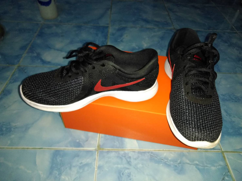 NIKE Revolution 4 เบอร์ 7 แท้ๆๆ  +++ ใหม่แกะกล่อง  95 % +++