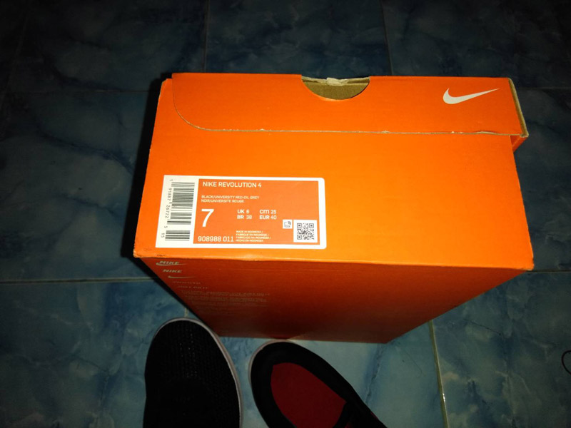 NIKE Revolution 4 เบอร์ 7 แท้ๆๆ  +++ ใหม่แกะกล่อง  95 % +++