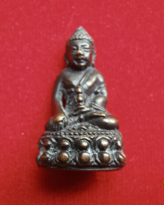 พระกริ่งเล็ก เจ้าคุณเสงี่ยม วัดสุทัศน์ กรุงเทพ