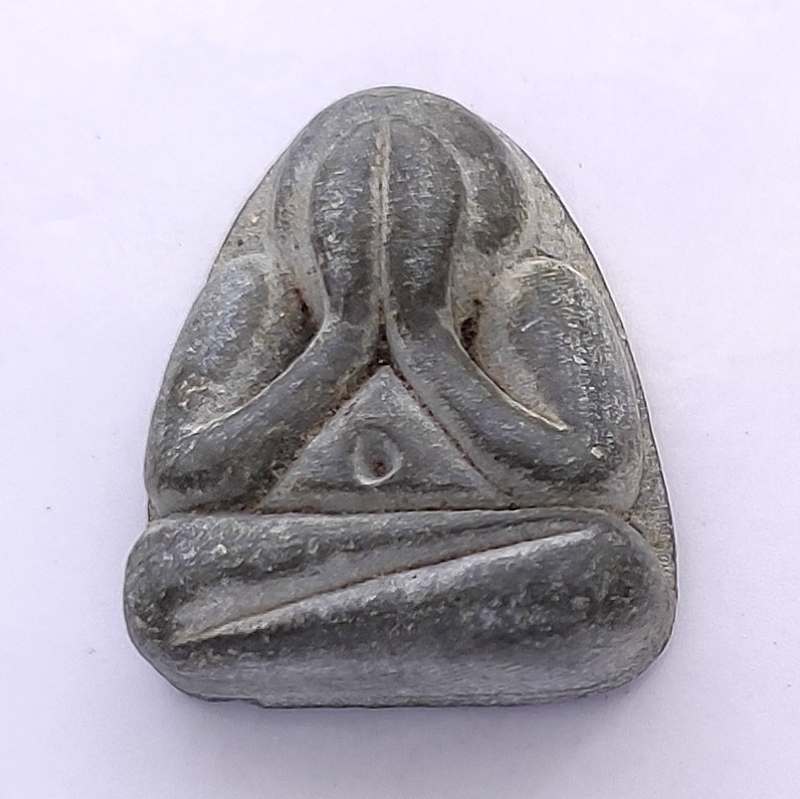 พระผงปิดตาเนื้อใบลาน วัดบ้านใหม่ อ.พนัสนิคม จ.ชลบุรี