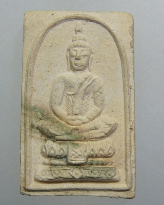๒๐ พระพุทธเนื้อผง