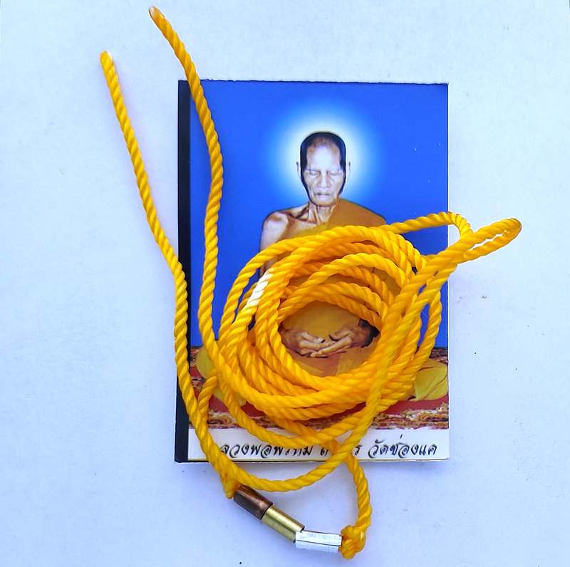 พระผงเตารีดหลวงพ่อพรหม วัดช่องแค รุ่นดี100ปี พร้อมภาพถ่ายสายสินจ์