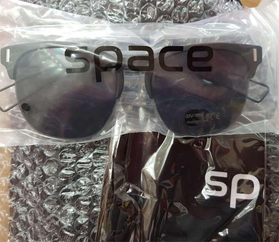 แว่นกันแดด Space แท้ ของใหม่ ดีไซน์โครงขาเหล็ก เลนส์ UV400 PROTECTION พร้อมซองและผ้าเช็ด