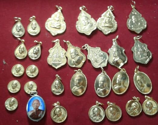 พระหลวงพ่อแพ คละรุ่นจำนวน 31 องค์  เคาะเดียวครับ