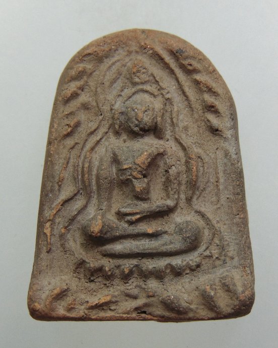 ๒๐ พระพุทธเนื้อดิน