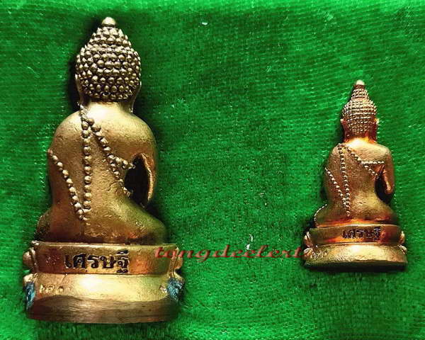 พระกริ่ง+พระชัยวัฒน์ รุ่นเศรษฐีอุดมทรัพย์ หลวงพ่อชุบ วัดวังกระแจะ จ.กาญจนบุรี สวยมากค่ะ