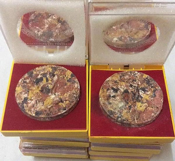 เปิดวัดใจครับ!!! 30 องค์ จตุคามรามเทพ รุ่น เจ้าสัวยุค 8 เนื้อว่านก้นครก 5 CM.