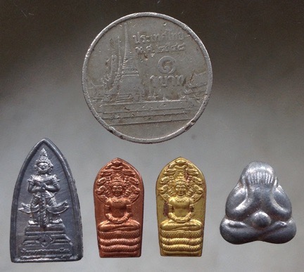 เหรียญท้าวเวสสุวรรณ เนื้อตะกั่ว/ปรกมะขาม เนื้อทองแดง,กะไหล่ทอง/ปิดตาเนื้อตะกั่ว รวม4องค์ มีจารหลัง