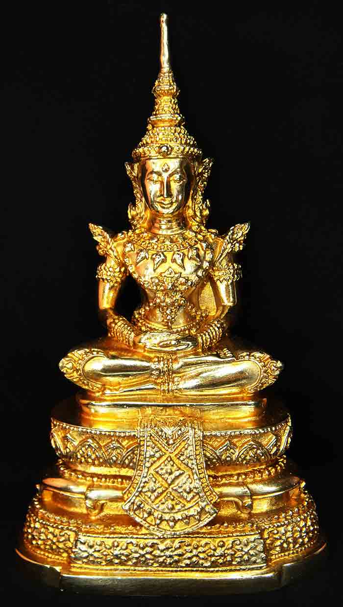 พระพุทธรูปทรงเครื่องจักรพรรดิ์ เนื้อทองเหลืองขัดมัน