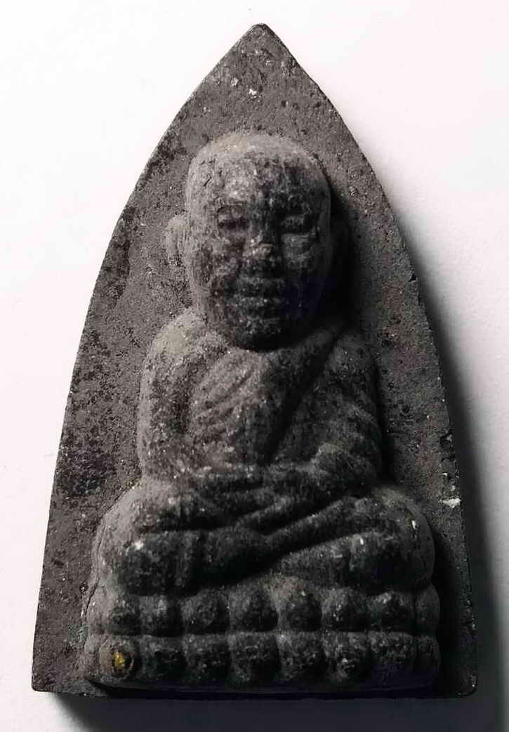 150 บาท หลวงปู่ทวดเนื้อว่าน ออกวัดไทรใต้ อำเภอเมือง จังหวัดนครสวรรค์ สร้างปี 2542   boxp9 