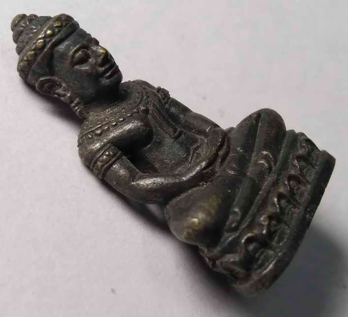 100 บาท รูปหล่อโป๋หลุย วัดทรงคนอง ไม่ทราบปีที่สร้างเนื้อนวะโลหะ   BOX PINK