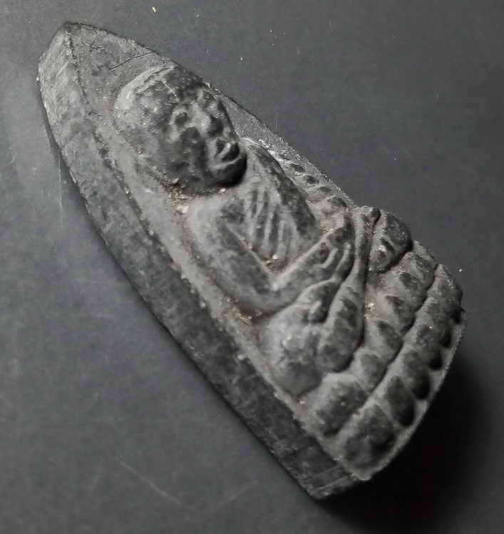 20 บาท หลวงปู่ทวด วัดช้างให้ จังหวัดปัตตานี ตัวหนังสือจม ไม่ทราบปีที่สร้าง หลังยันต์นะโมโพธิสัตโต BO