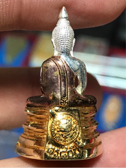 หลวงพ่อโสธร กรมตำรวจ ๘๐ ปี สามกษัตริย์ ไม่มีกล่องครับ