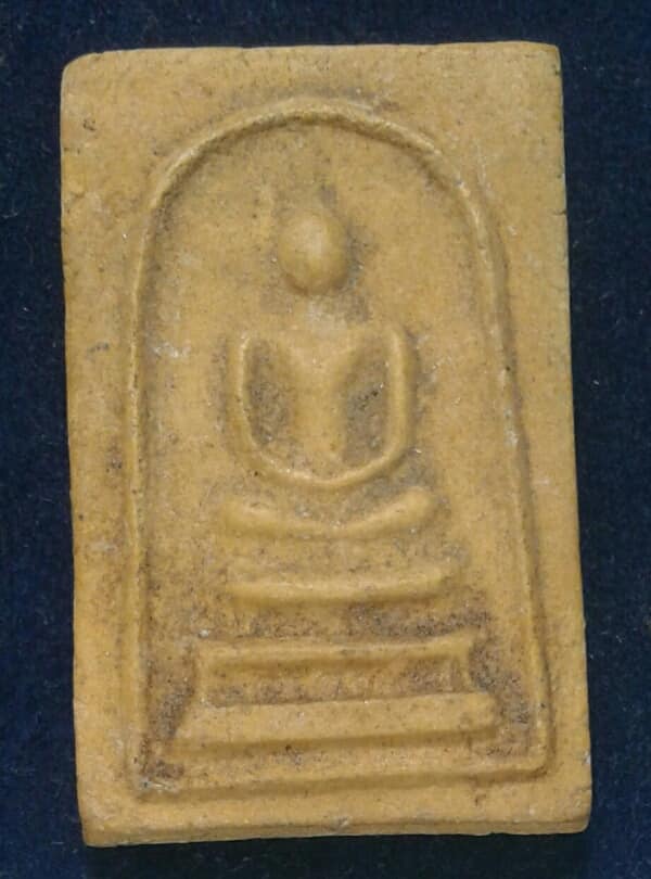 พระสมเด็จ เนื้อเหลืองๆ ไม่ทราบวัด