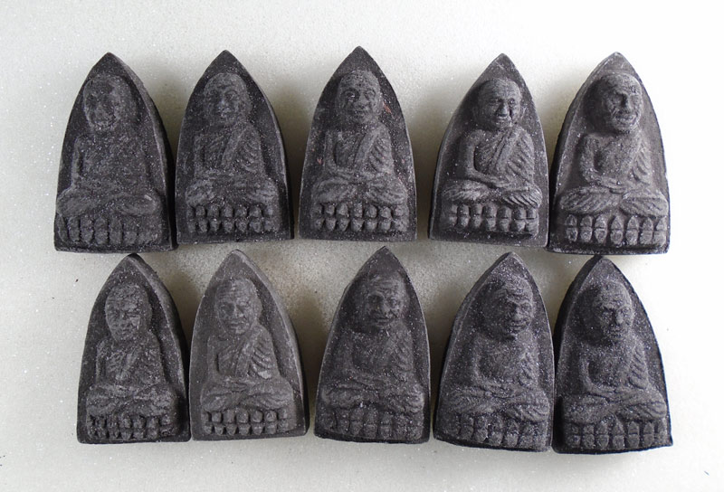 20บาท...พระหลวงปู่ทวด เนื้อว่าน ไม่ทราบวัดที่ออก 10 องค์ ...3