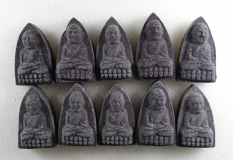 20บาท...พระหลวงปู่ทวด เนื้อว่าน ไม่ทราบวัดที่ออก 10 องค์ ...4