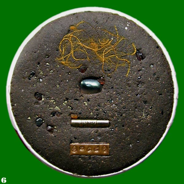 ล็อกเก็ตเข็มกลัดหลวงพ่อสาคร กลมขนาด 3.2 ซม.........เคาะเดียวแดง