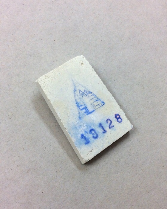 สมเด็จบางขุนพรหม แช่น้ำมนต์ พิมพ์เส้นด้าย ปี39 รุ่นฉลองสิริราชสมบัติครบ50ปี ร.9 มีโค๊ด กล่องเดิม