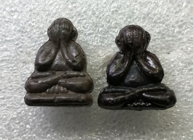 ปิดตาหลวงปู่คำพันธุ์สวยๆ2องค์ครับ