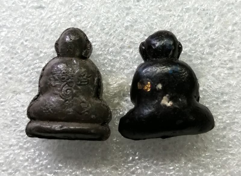 ปิดตาหลวงปู่คำพันธุ์สวยๆ2องค์ครับ