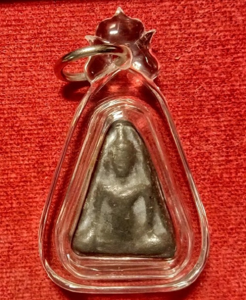 พระนางพญา ชุดไตรภาคี เนื้อชินตะกั่ว หลวงปู่โต๊ะ วัดโคนอน ปี15 หลวงปู่โต๊ะร่วมปลุกเสก..เคาะเดียวแดง..